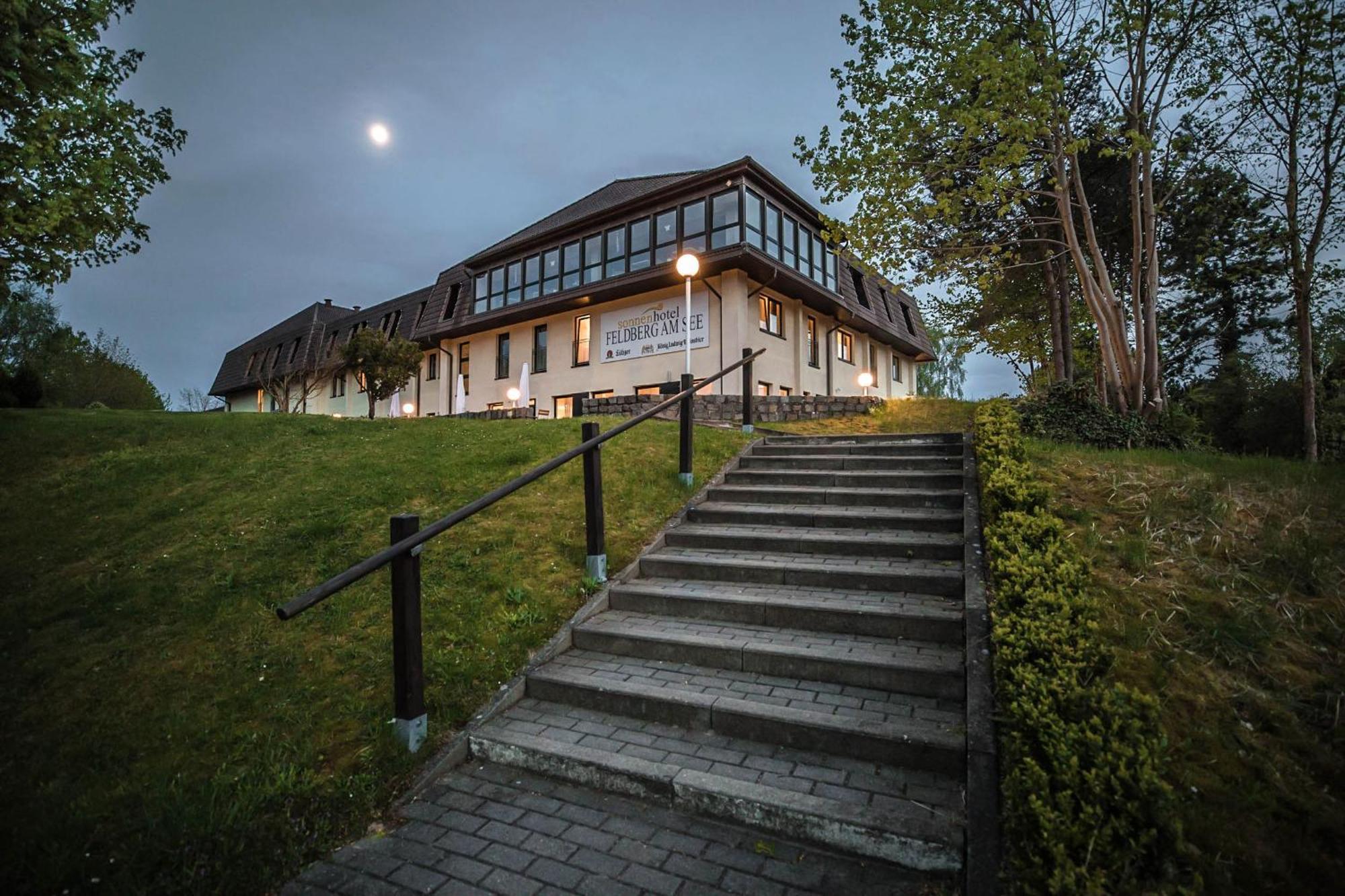 Sonnenhotel Feldberg Am See Mit Schwimmbad, Sauna Und Dampfbad Feldberger Seenlandschaft Exterior photo